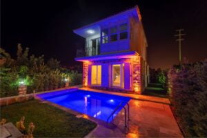 Urla İçmeler’de Denize Yakın Villa