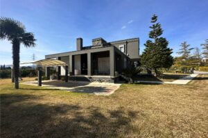 Urla İtokent Sitesinde Büyük Bahçeli Satılık Konak