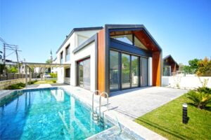 Urla Kuşçular'da Modern Sıfır Villa