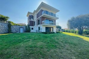 Urla Dört Mevsim Konakları Satılık Fırsat Villa