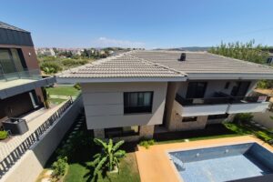 Urla'da Satılık Havuzlu Villa