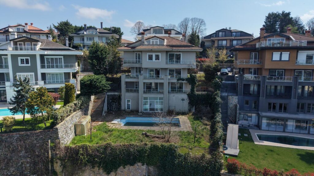 Kısmi Boğaz Manzaralı, Renovasyonluk B Tipi Villa