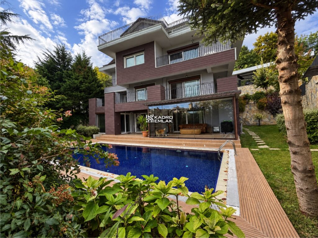 Acarkent’te Yüksek Konumlu İzole Bahçeli B Tipi Villa